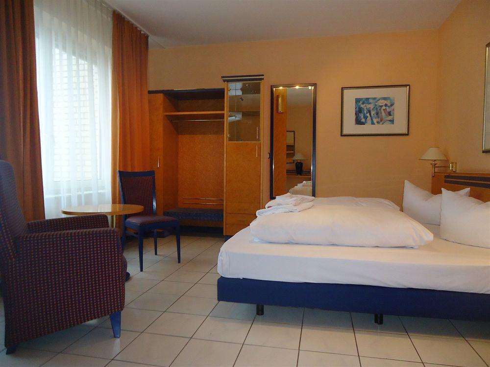 Hotel Rahlstedter Hof ฮัมบูร์ก ภายนอก รูปภาพ