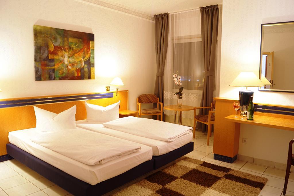 Hotel Rahlstedter Hof ฮัมบูร์ก ภายนอก รูปภาพ