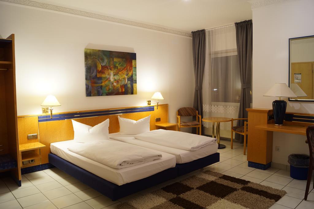 Hotel Rahlstedter Hof ฮัมบูร์ก ภายนอก รูปภาพ